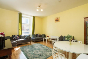 7 Bedroom Townhouse, Edinburgh